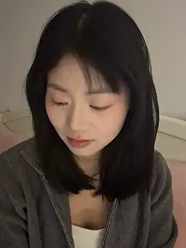 Snapshot of Nana-3 chatting on 03-18-26, 03:35 Nana-3 online show from 03-18-26, 03:35