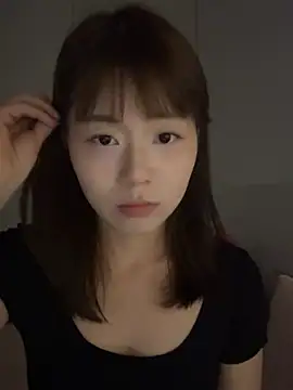 Snapshot of Nana-3 chatting on 04-11-26, 03:59 Nana-3 online show from 04-11-26, 03:59