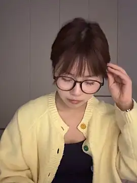 Snapshot of Nana-3 chatting on 04-16-26, 04:41 Nana-3 online show from 04-16-26, 04:41