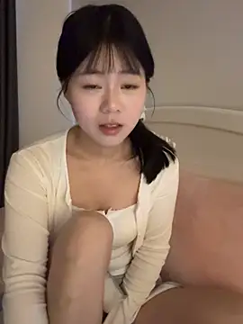 Snapshot of Nana-3 chatting on 03-08-26, 09:01 Nana-3 online show from 03-08-26, 09:01