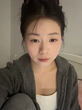 Snapshot of Nana-3 chatting on 03-12-26, 03:27 Nana-3 online show from 03-12-26, 03:27