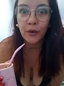 Snapshot of kuramaqueen chatting on 02-15-26, 10:30 kuramaqueen online show from 02-15-26, 10:30