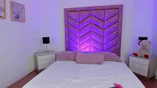 Zoe Banx online show from 04-17-26, 05:43