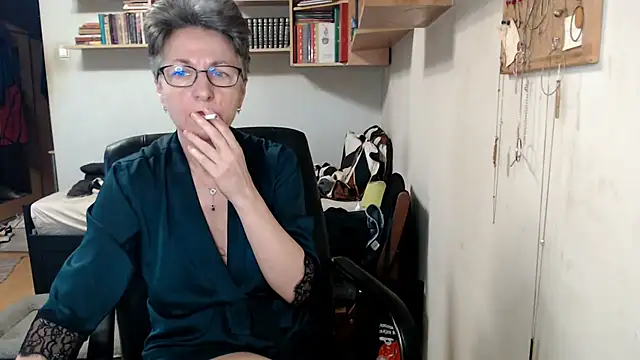 katemodel online show from 10-24-25, 06:45