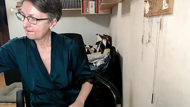 katemodel online show from 10-29-25, 08:02