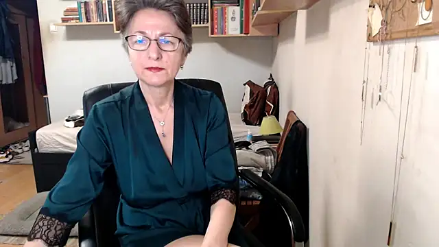 katemodel online show from 09-28-25, 06:42