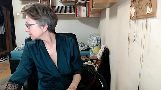 katemodel online show from 09-17-25, 06:26