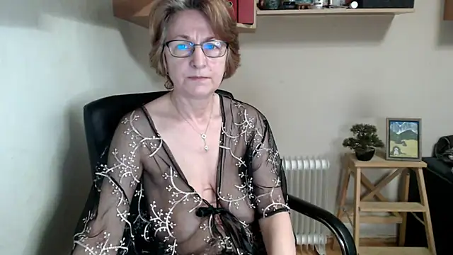 Snapshot of katemodel chatting on 04-20-26, 07:22 katemodel online show from 04-20-26, 07:22