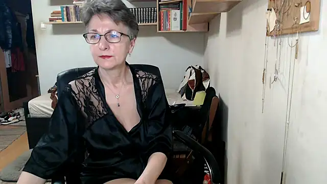 katemodel online show from 10-26-25, 06:47