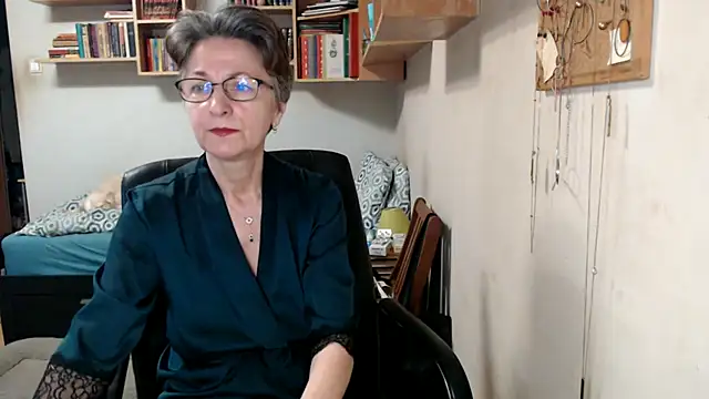 katemodel online show from 09-10-25, 06:45