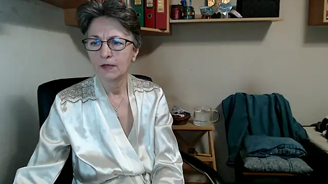 katemodel online show from 11-16-25, 08:08