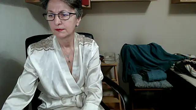 katemodel online show from 11-15-25, 07:45