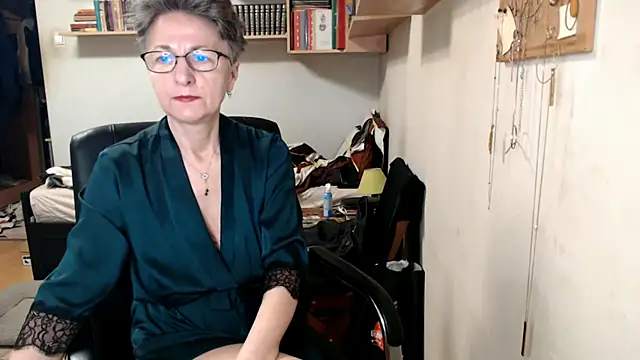 katemodel online show from 10-12-25, 06:15