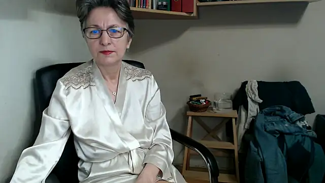 katemodel online show from 12-14-25, 07:47