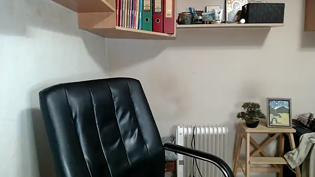 Snapshot of katemodel chatting on 04-21-26, 07:04 katemodel online show from 04-21-26, 07:04