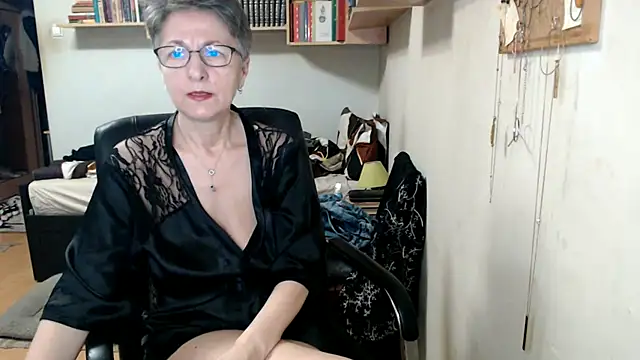 katemodel online show from 10-17-25, 06:39