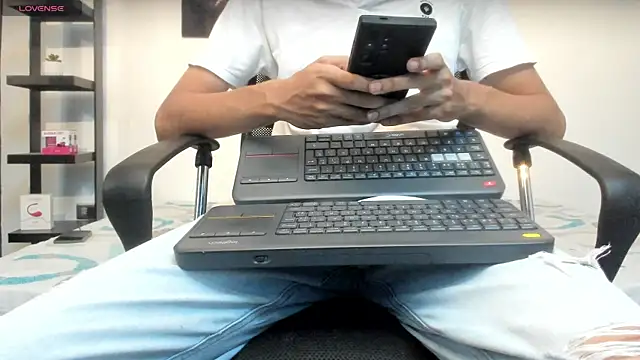 milo cruz  online show from 04-04-26, 05:03