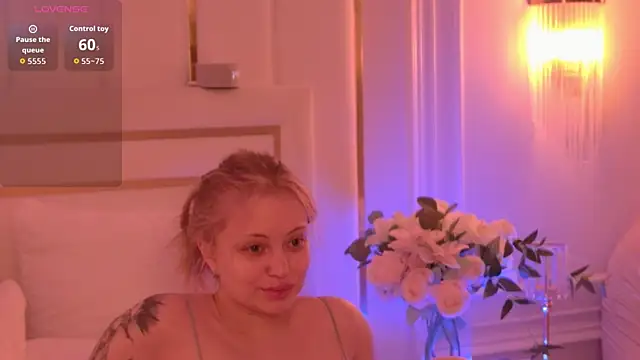 MollyHilton online show from 03-03-26, 05:53