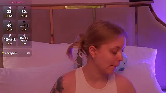 MollyHilton online show from 02-26-26, 06:52