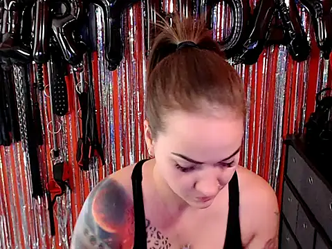 Snapshot of _MissJaneWarren_ chatting on 07-16-26, 08:11 MissJaneWarren online show from 07-16-26, 08:11