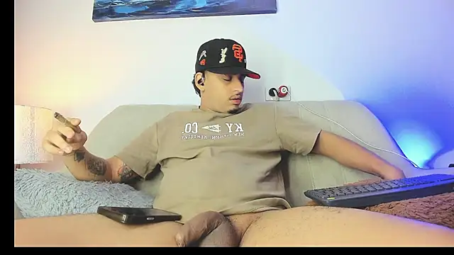 Snapshot of drakomilck1 chatting on 02-21-26, 11:23 drakomilck1 online show from 02-21-26, 11:23