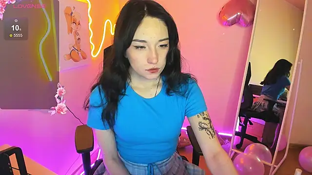 AliceeinWonderlanddd online show from 02-03-26, 01:49