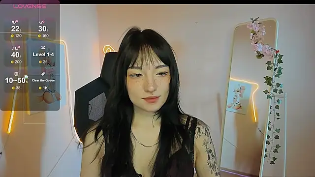 Snapshot of AliceeinWonderlanddd chatting on 05-03-26, 02:05 AliceeinWonderlanddd online show from 05-03-26, 02:05