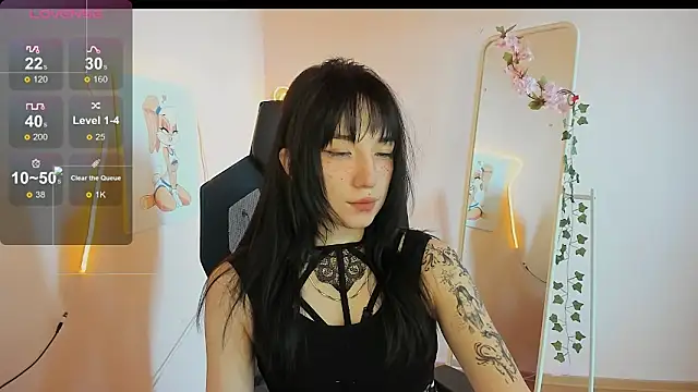 Snapshot of AliceeinWonderlanddd chatting on 05-09-26, 02:04 AliceeinWonderlanddd online show from 05-09-26, 02:04