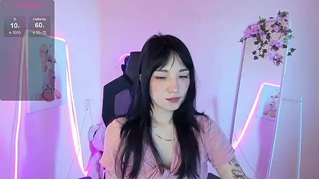 AliceeinWonderlanddd online show from 07-19-26, 02:31