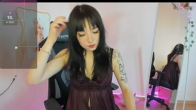 Snapshot of AliceeinWonderlanddd chatting on 04-25-26, 02:03 AliceeinWonderlanddd online show from 04-25-26, 02:03