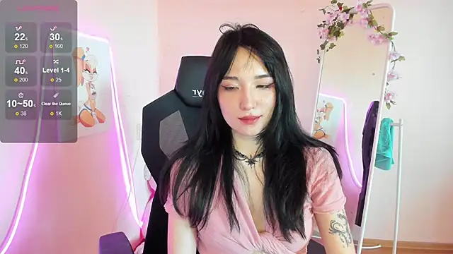 AliceeinWonderlanddd online show from 07-08-26, 04:02