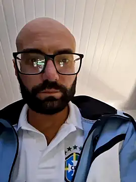 Robsonitj90 online show from 06-19-26, 06:47