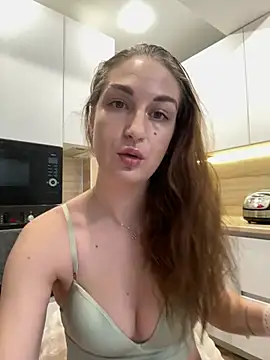 Snapshot of Olga_sold chatting on 02-06-26, 05:36 Olga sold online show from 02-06-26, 05:36