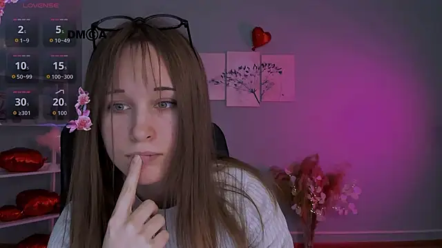 eira mouse online show from 02-21-26, 09:44