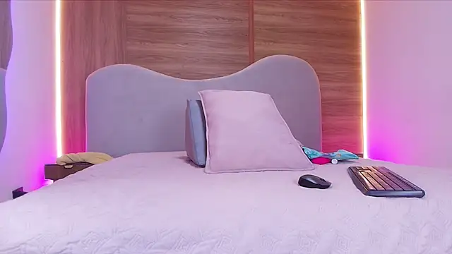 shaina adams online show from 02-21-26, 11:56