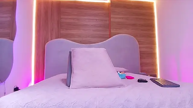 shaina adams online show from 03-03-26, 12:01