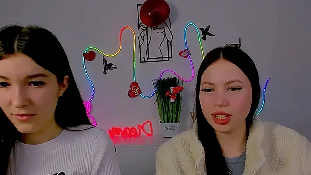 Snapshot of elis_sunny chatting on 02-13-26, 06:24 elis sunny online show from 02-13-26, 06:24