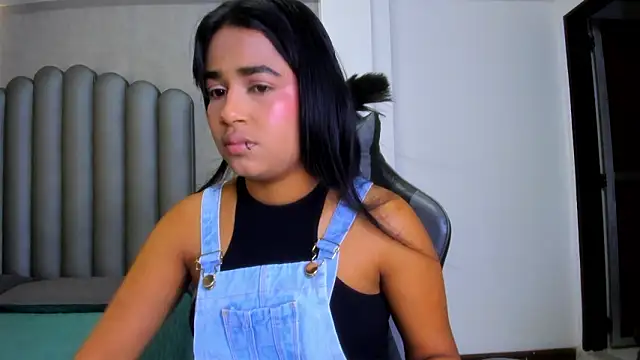 Snapshot of Shirleytaylor- chatting on 02-20-26, 11:12 Shirleytaylor- online show from 02-20-26, 11:12