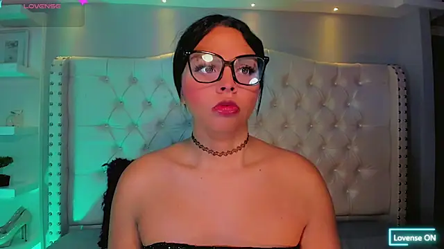 Maia Hotts online show from 06-01-26, 07:57