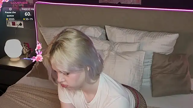 MollySoftGlow online show from 03-30-26, 06:26