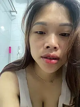 Snapshot of Emxinhka1 chatting on 06-16-26, 11:49 Emxinhka1 online show from 06-16-26, 11:49