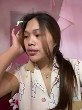 Snapshot of Emxinhka1 chatting on 05-14-26, 12:07 Emxinhka1 online show from 05-14-26, 12:07