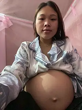 Emxinhka1 online show from 04-05-26, 03:02