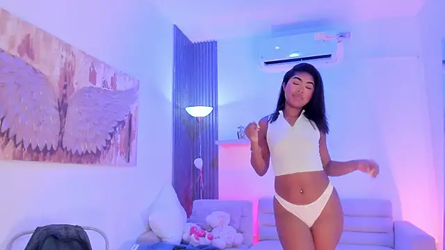 Snapshot of TAHIELA_ chatting on 02-20-26, 10:28 TAHIELA online show from 02-20-26, 10:28