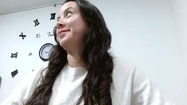 Snapshot of ElaMurray02 chatting on 02-03-26, 01:27 ElaMurray02 online show from 02-03-26, 01:27