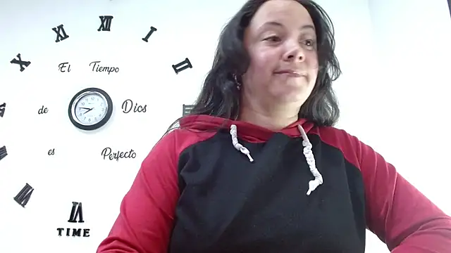 Snapshot of ElaMurray02 chatting on 02-11-26, 02:28 ElaMurray02 online show from 02-11-26, 02:28