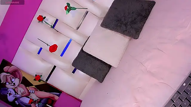 Snapshot of EmmaSweet23 chatting on 02-25-26, 04:12 EmmaSweet23 online show from 02-25-26, 04:12