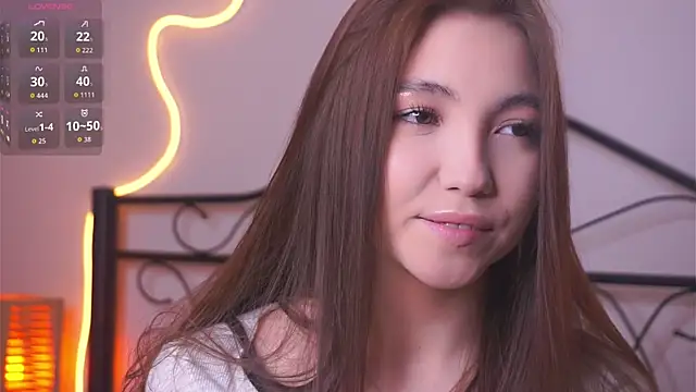 CarlaSpiva online show from 04-05-26, 08:04