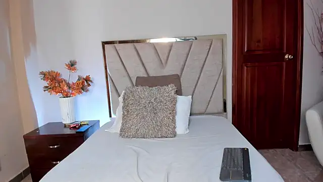 AylaStone online show from 02-15-26, 12:33