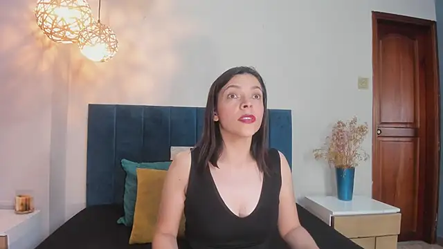 AnnaBroooks online show from 03-25-26, 12:00